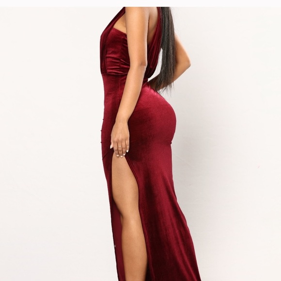 Velvet One Shoulder Burgundy Stylish Dress - Picture 1 of 3